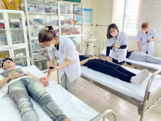 Đào tạo trung cấp y sĩ đa khoa