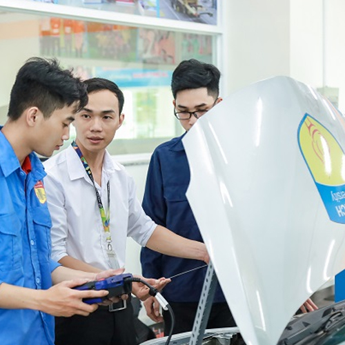 ngành công nghệ kỹ thuật ô tô cao đẳng từ xa